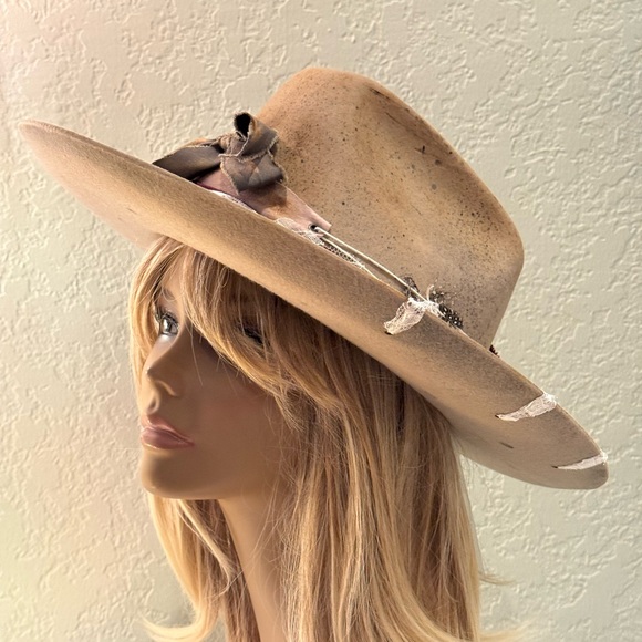 Olive & Pique - Western Cowboy Hat, 100% Wool hand painted NEW or best offer main image 7